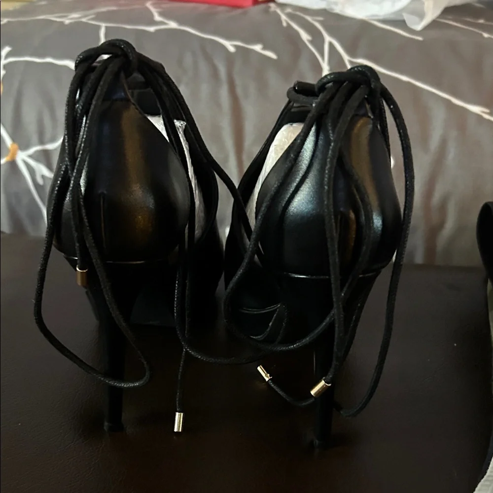 Chic Black Women's Heels - Picture 2 of 5